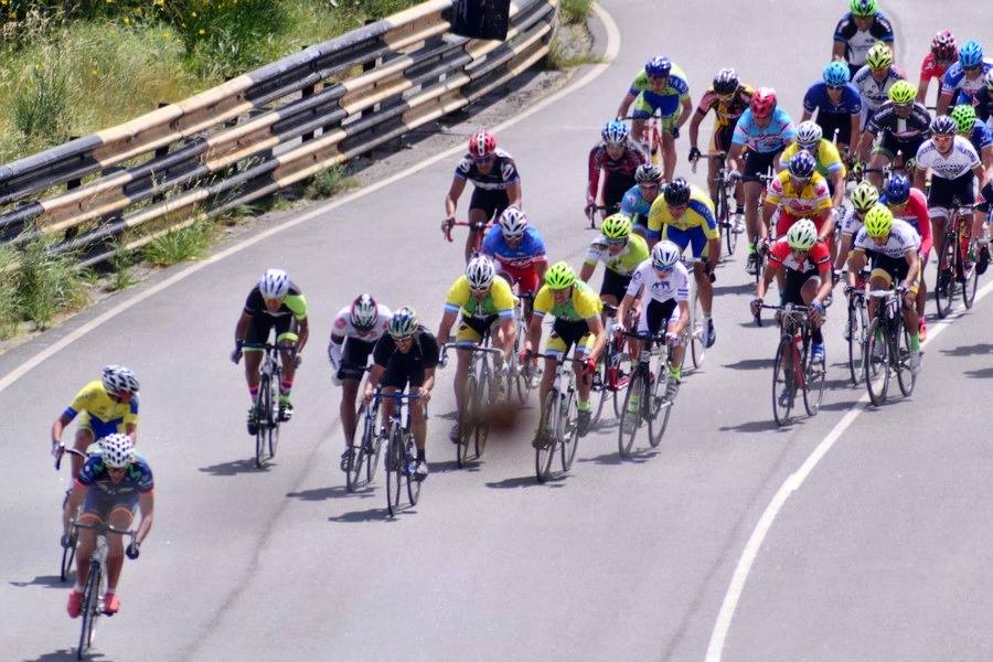Con 700 ciclistas y lote local, inicia el argentino de ciclismo